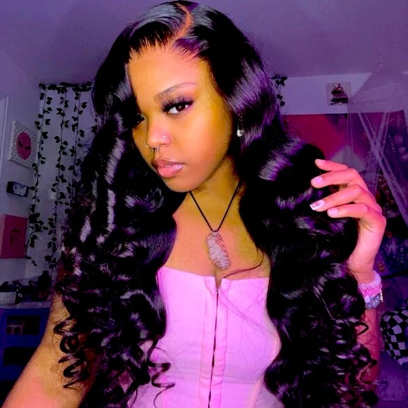 selling deeppurple custom lacefronts because I use to be a wig influencer